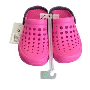 Joybees Youth Clog - Active
Sporty Pink with Charcoal Strap Size 10/11